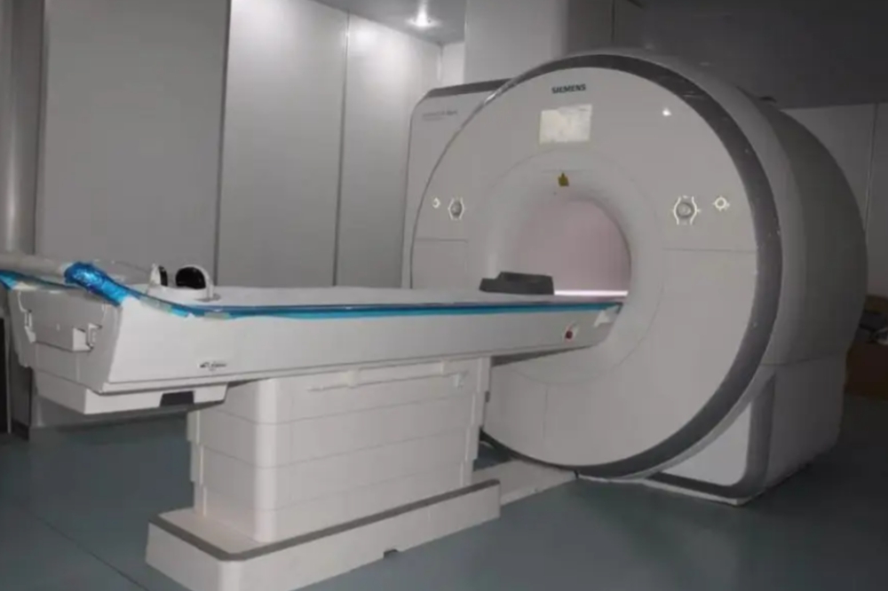 <strong>众鸣时评！男子做核磁共振被遗忘在机器上6小时 别让疏忽消解医者仁心</strong>