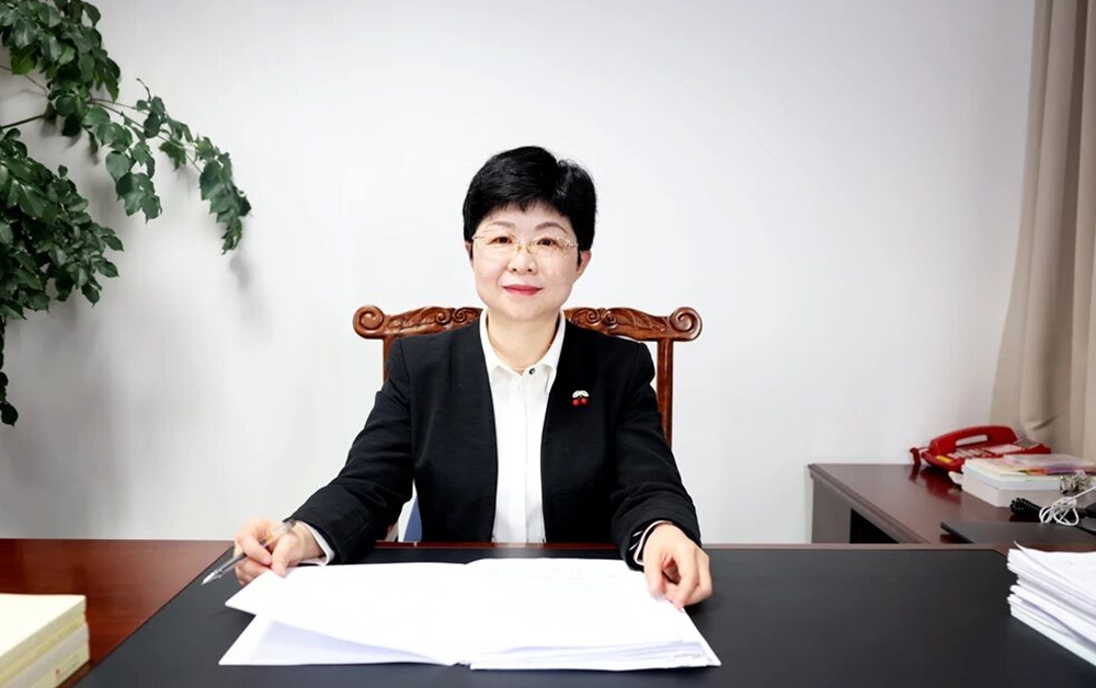 <strong>贵州省司法厅原厅长余敏被查 网友：自己进去体验监狱生活</strong>