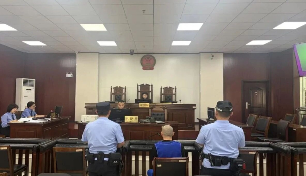 <strong>胆子特肥！贵州一男子冒充县委书记骗取残疾人钱财</strong>